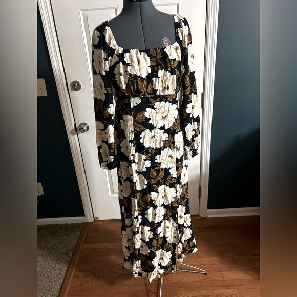 Old Navy Black and White Floral Maxi Dress w/ Long Sleeves Size M - Picture 1 of 7